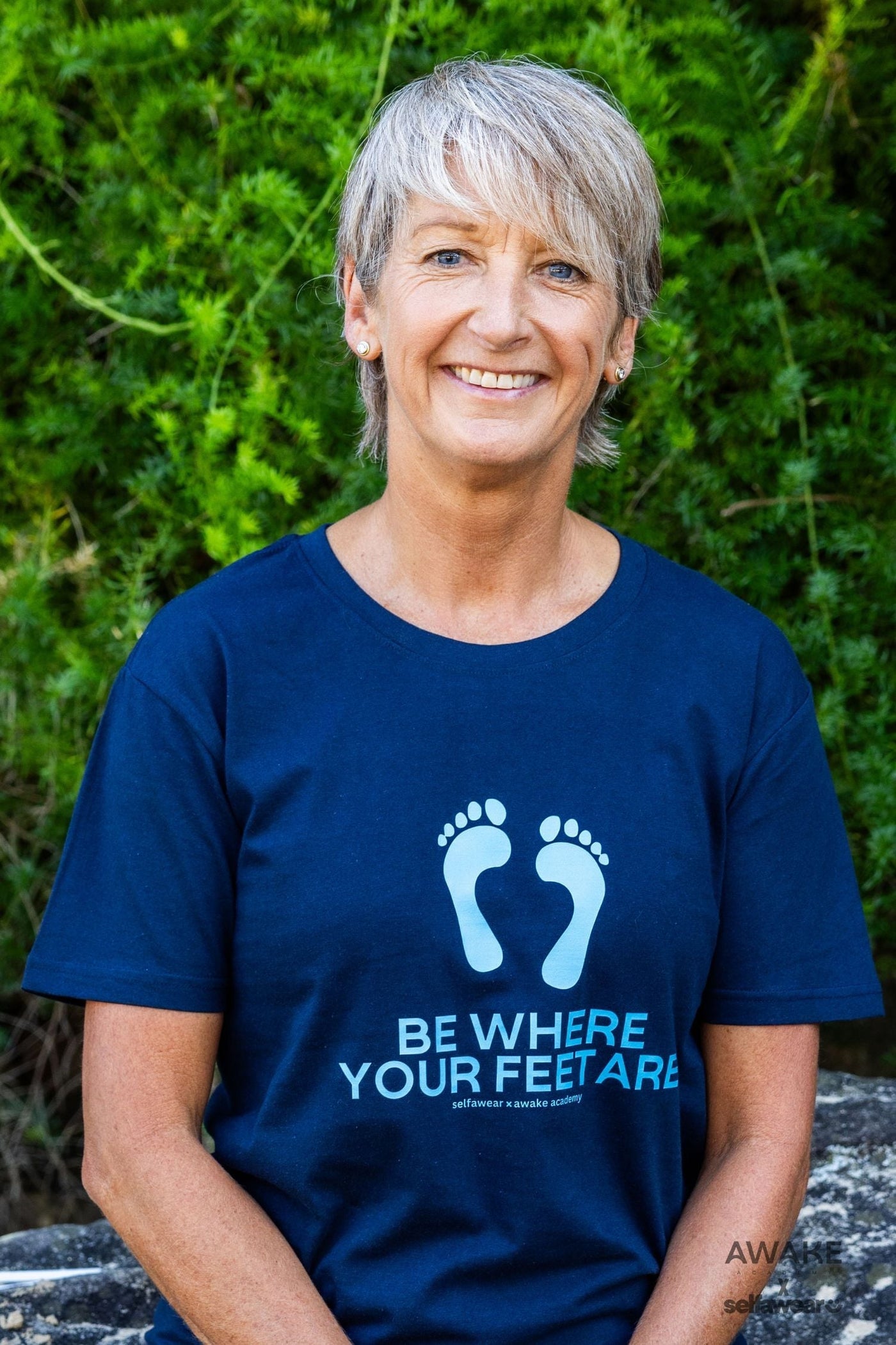 AWAKE ACADEMY COLLAB - "Be Where Your Feet Are" T-Shirt Navy Shirts Selfawear 