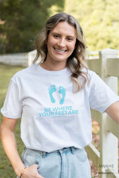AWAKE ACADEMY COLLAB - "Be Where Your Feet Are" T-Shirt White Shirts Selfawear 