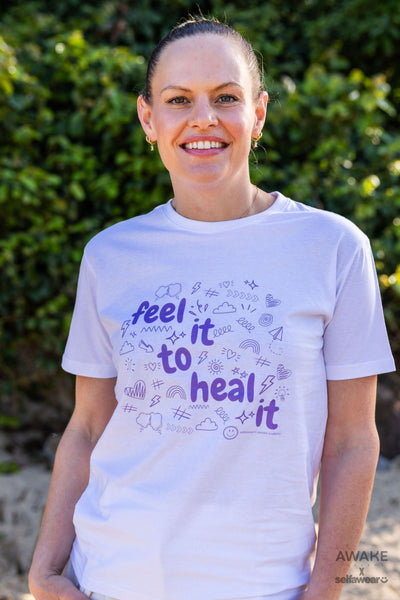 AWAKE ACADEMY COLLAB - "Feel it to Heal it" - Purple Print - T-Shirt White Shirts Selfawear 