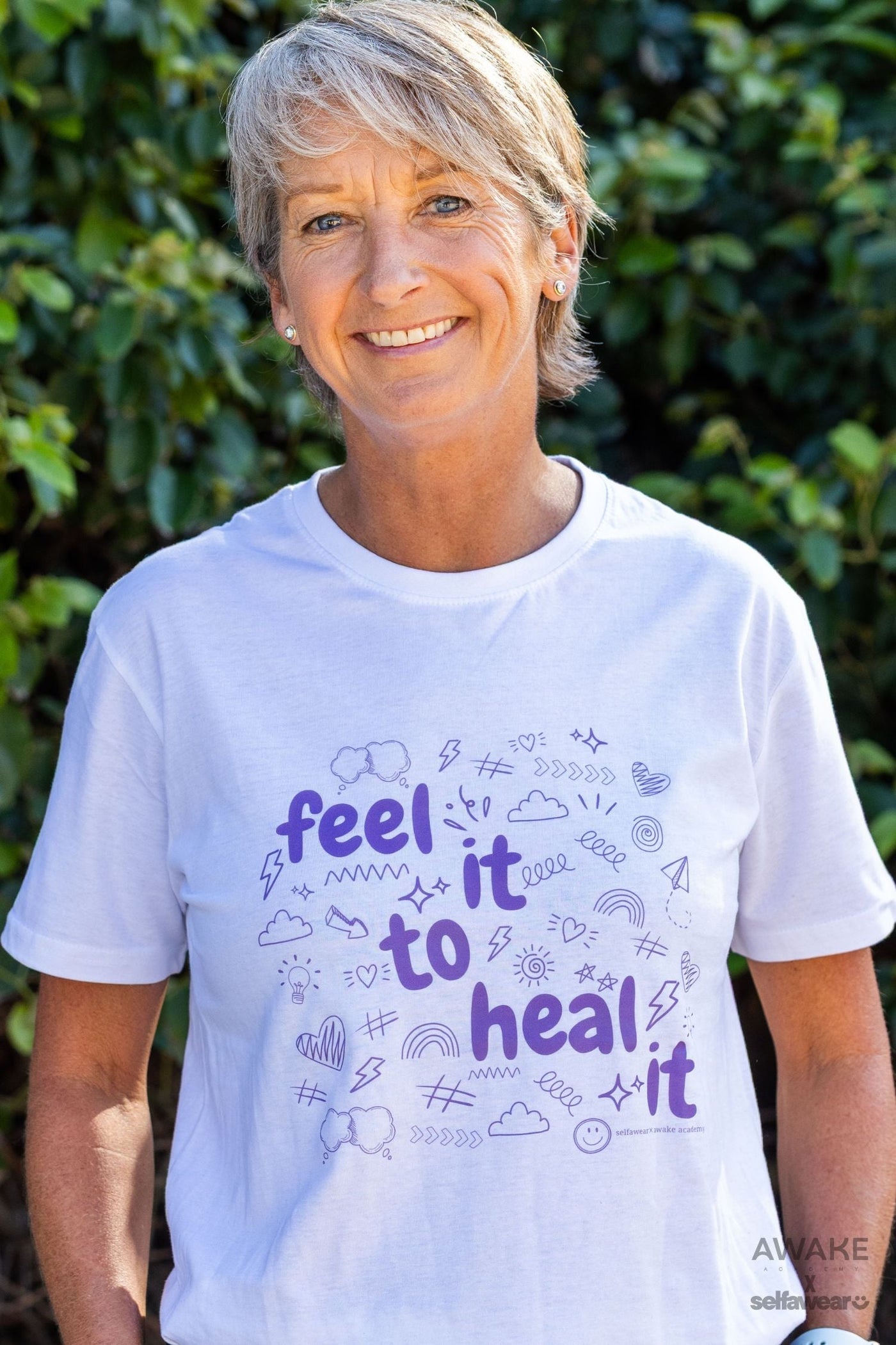 AWAKE ACADEMY COLLAB - "Feel it to Heal it" - Purple Print - T-Shirt White Shirts Selfawear 