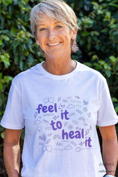 AWAKE ACADEMY COLLAB - "Feel it to Heal it" - Purple Print - T-Shirt White Shirts Selfawear 