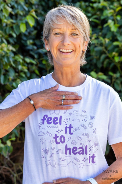 AWAKE ACADEMY COLLAB - "Feel it to Heal it" - Purple Print - T-Shirt White Shirts Selfawear 