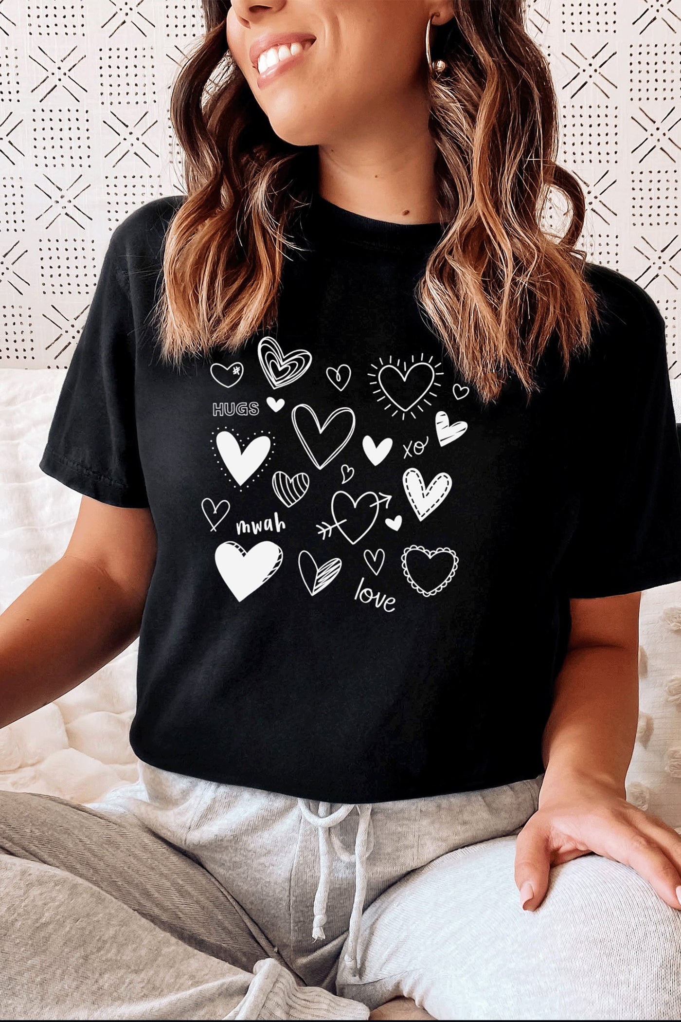 Hearts Love Hugs T-Shirt Black Shirts Selfawear 