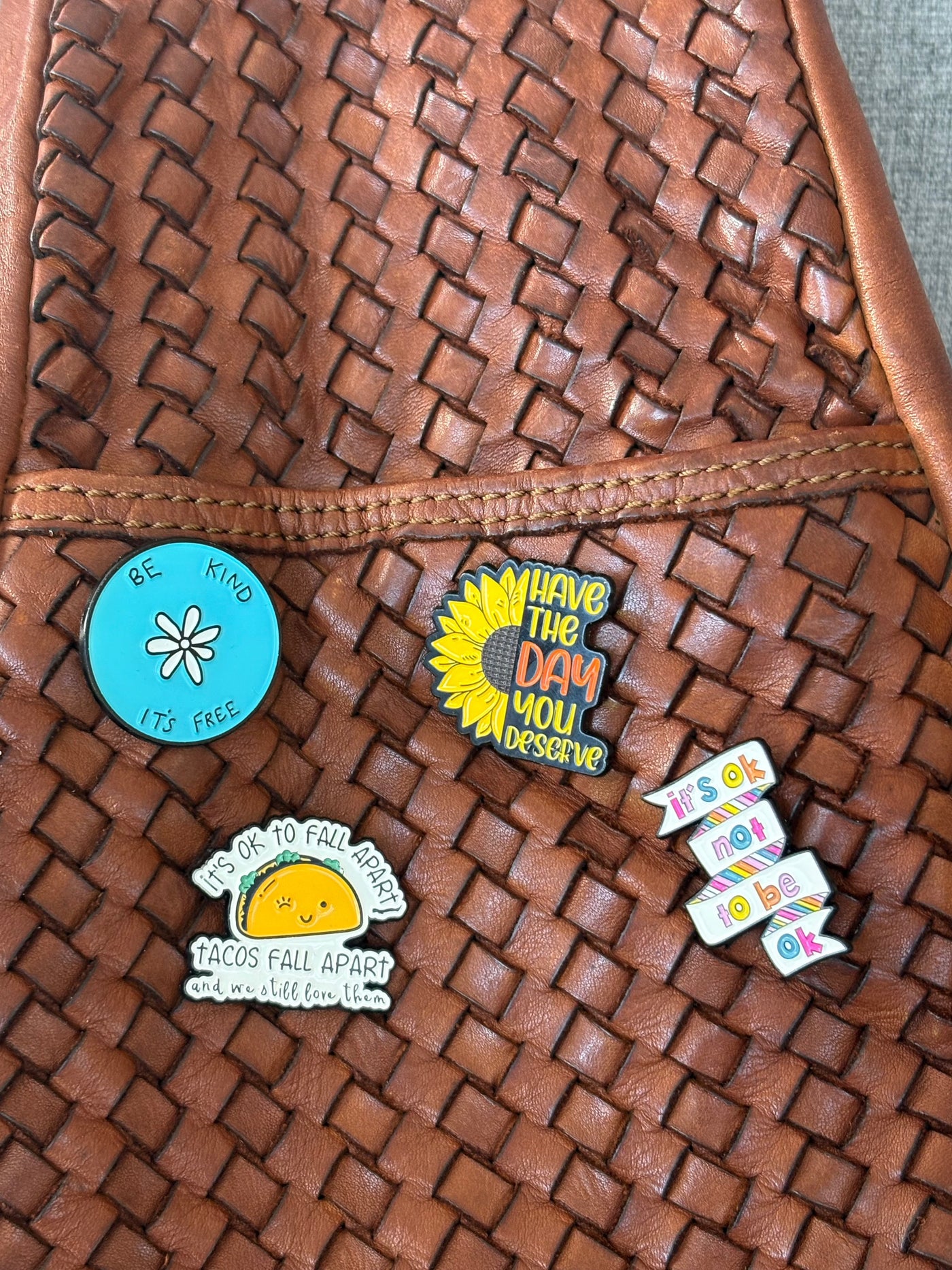 "It's Ok - Not to be Ok" - Pin Pins Selfawear 