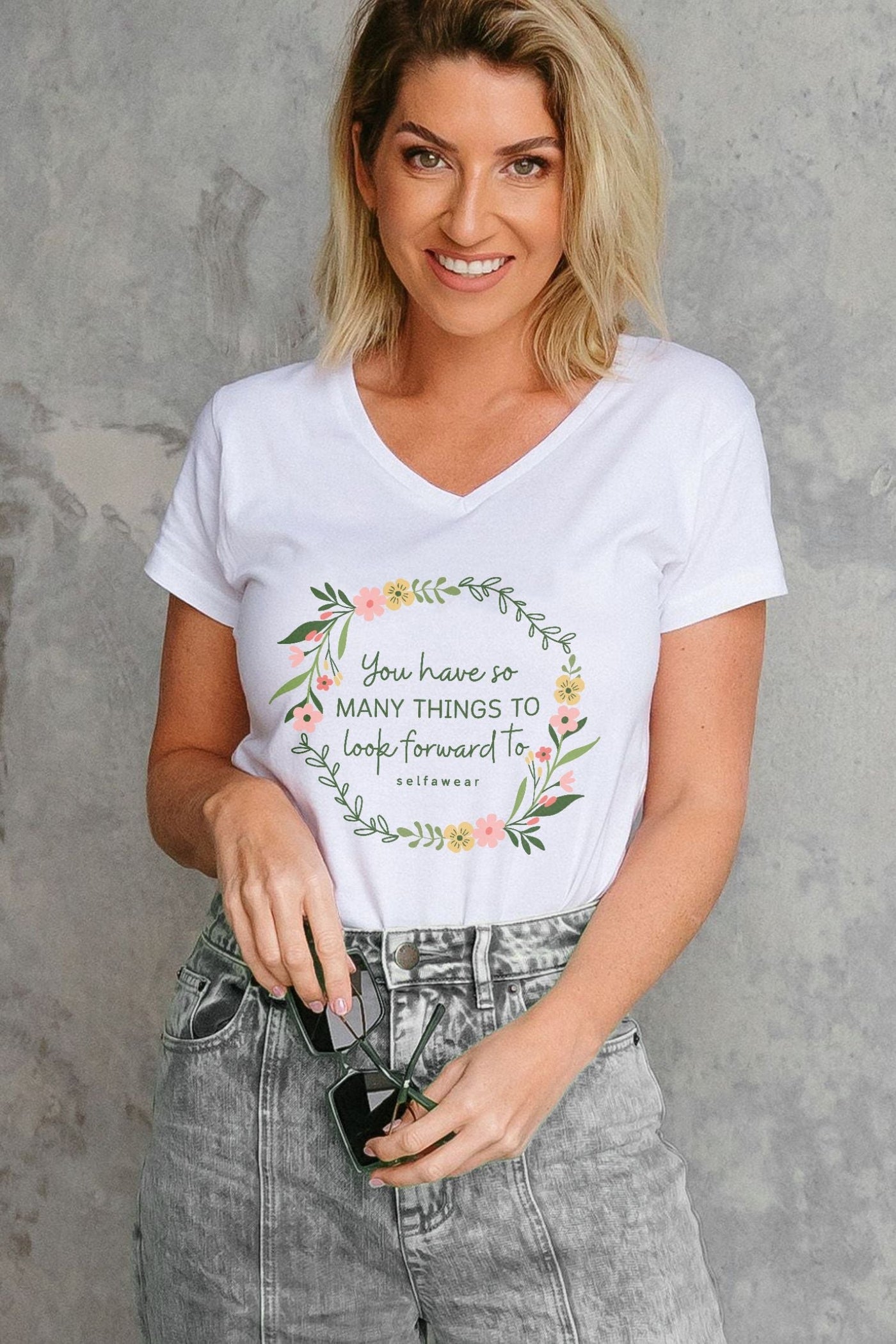 Look Forward V-Neck T-Shirt White V-Necks Selfawear 