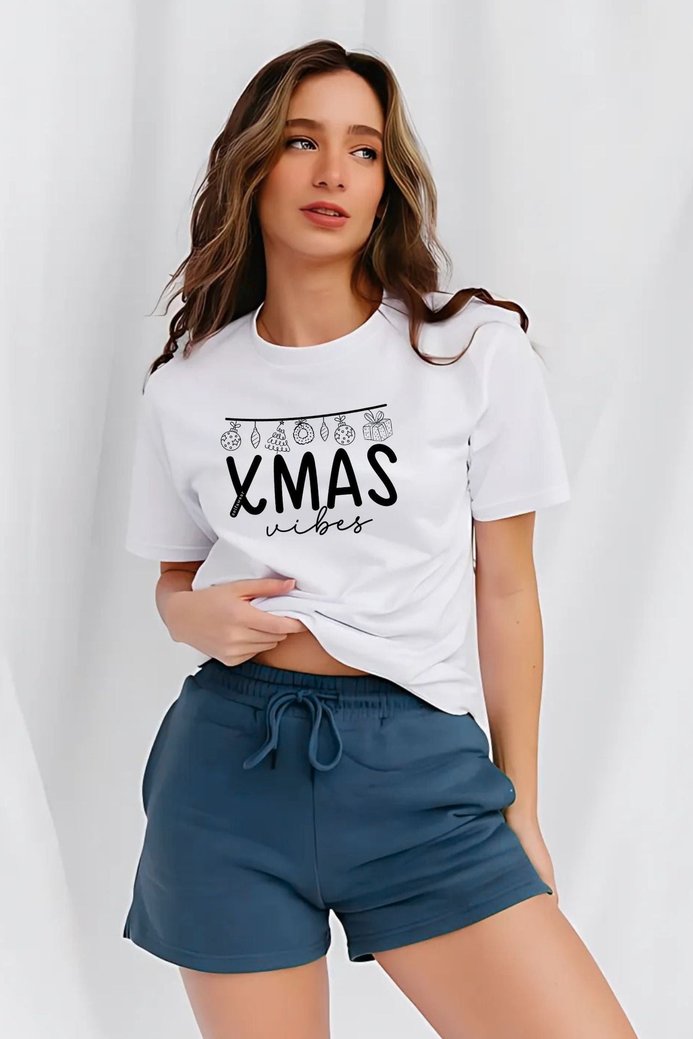Xmas Vibes T-Shirt White Shirts Selfawear 